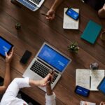 Trabajo en equipo y tecnología en acción. La Importancia de las TIC's en la Búsqueda de Empleo.
