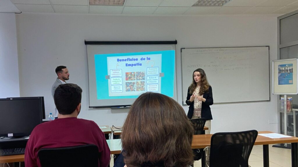Habilidades sociales y comunicación asertiva- Reyes (1)